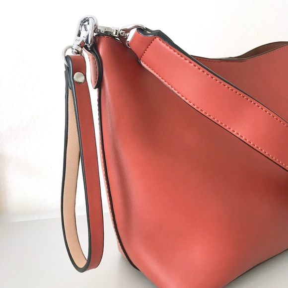 Simple Rust Crossbody Bucket Bag - Picture 4 of 5